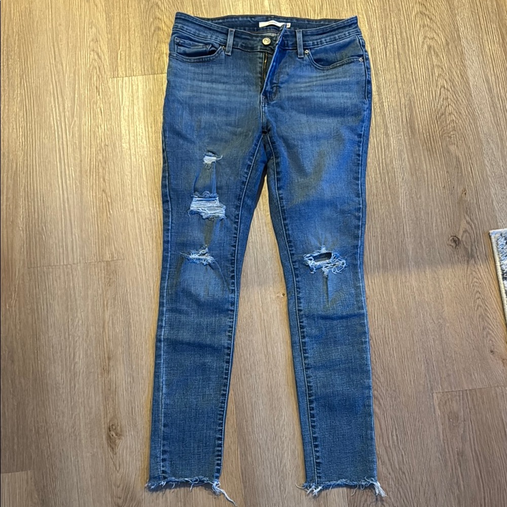 Levi’s Distressed Women's Jeans